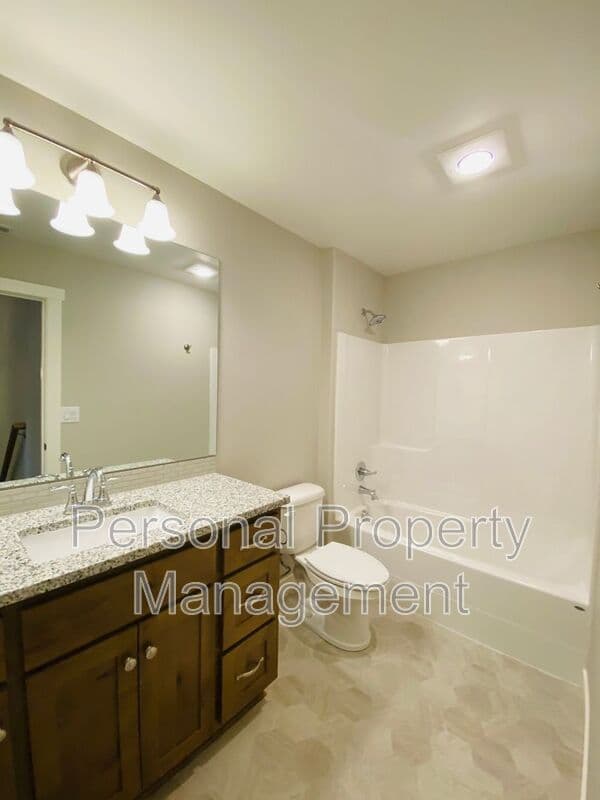 Vancouver Townhome: 6009 NE 105th Ave
