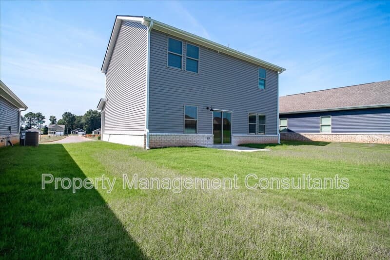 Athens House: 22857 Dashwood Ln
