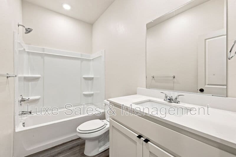 Okahoma City House: 11004 Oak Hollow Drive