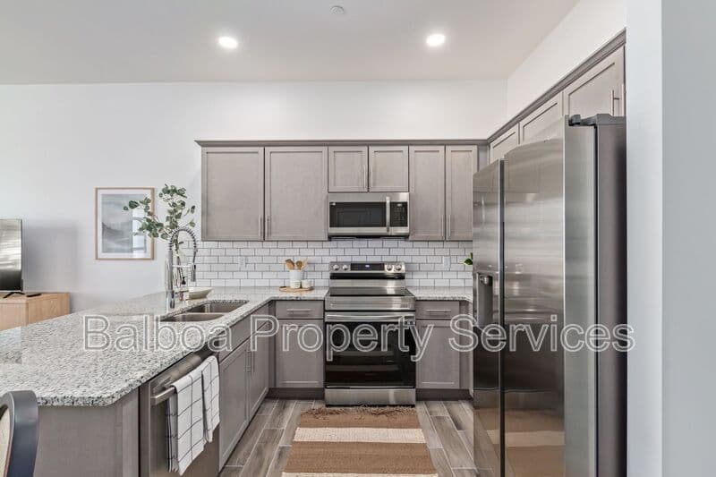 Mesa Townhome: 3230 E Thomas Rd