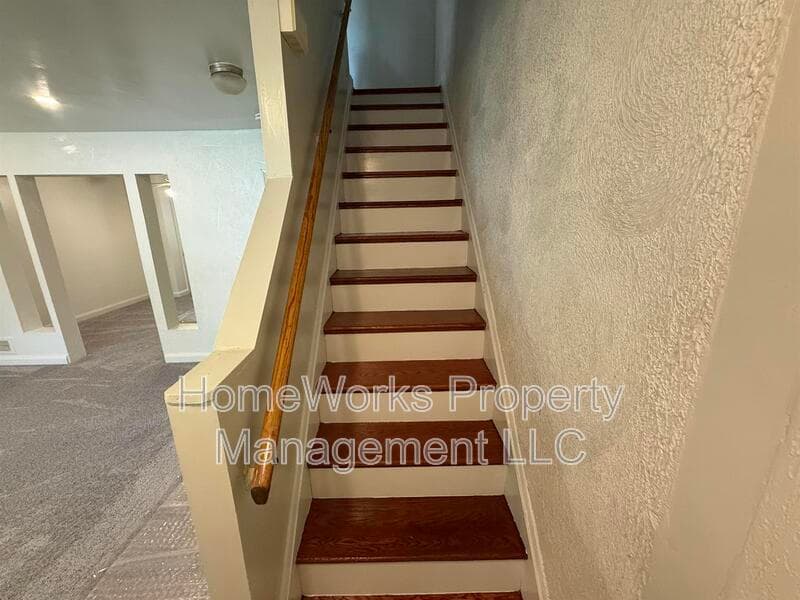 Baltimore House: 5466 Lynview Ave