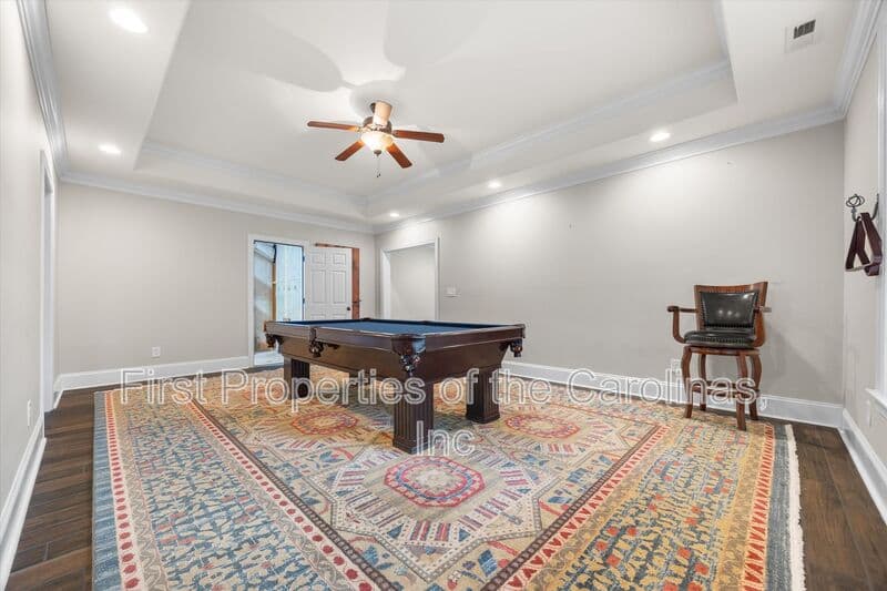 Lake Wylie House: 334 Stone Cliff Lane