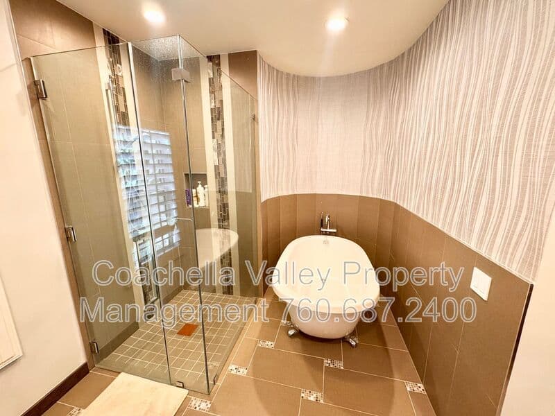 Rancho Mirage House: 21 Lake Shore Dr