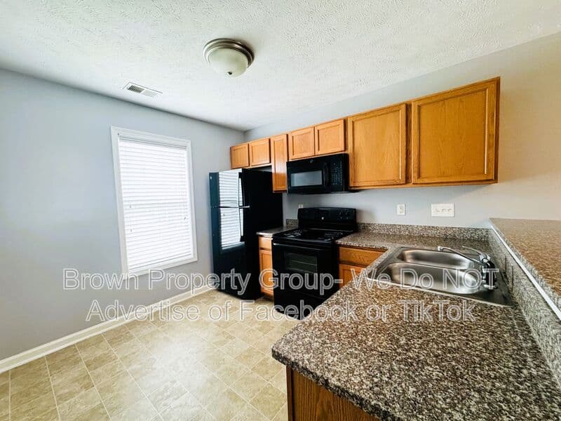Fayetteville House: 3613-H Dornoch Dr