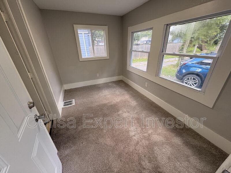 Fort Wayne House: 3531 Smith Street
