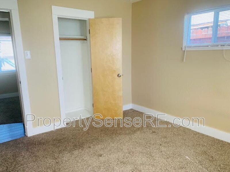 Aurora House: 1121 Alton Street