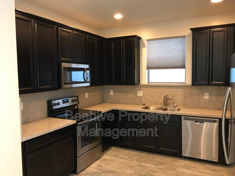 Mesa House: 3014 N 72nd St