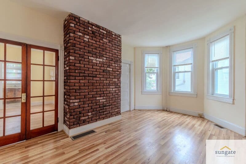 Baltimore Condo: 2900 E Strathmore Ave