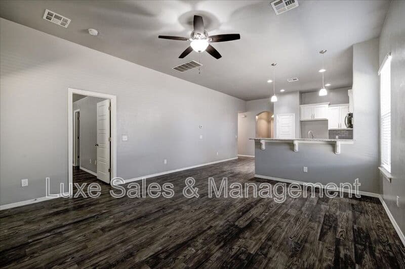 Yukon House: 7804 Meadow Lake Dr