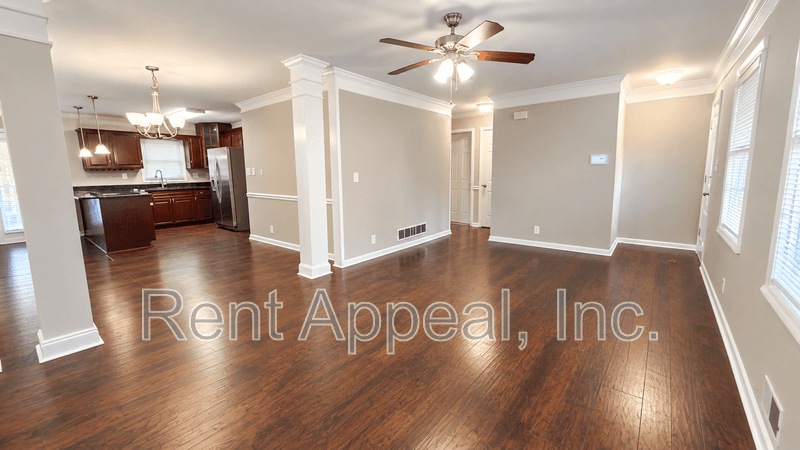 Decatur House: 2353 Greenway Drive