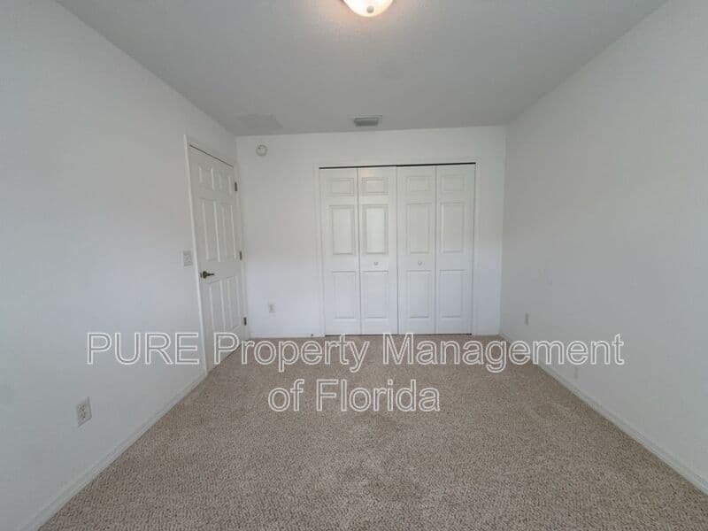 Ocala House: 15939 SW 14th Avenue Rd