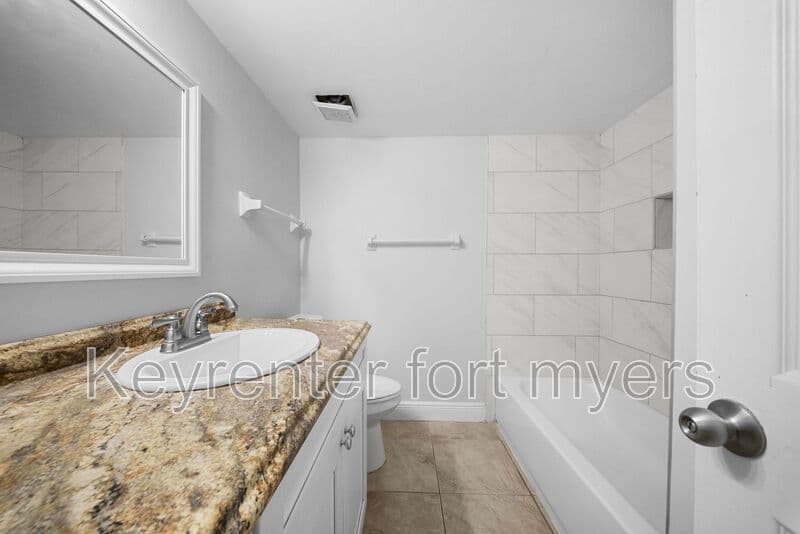 Fort Myers House: 11368 SUMMERWINDS CT