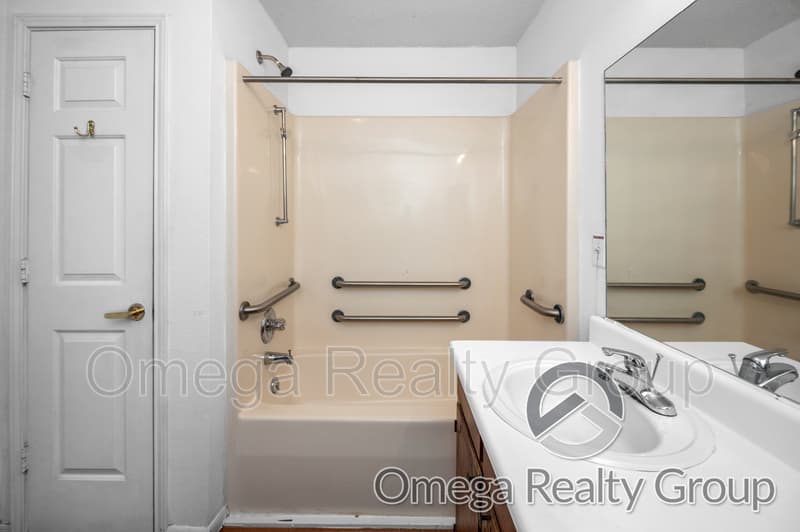 Columbiana Condo: 100 Egg And Butter Rd