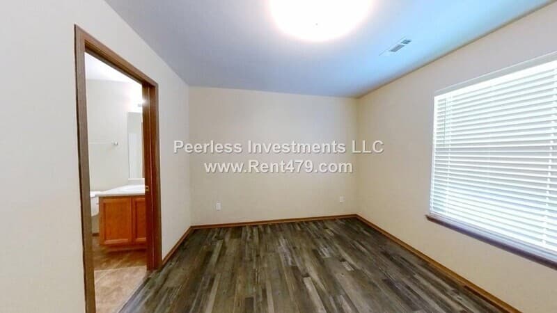 Springdale Condo: 1043-B Vale St