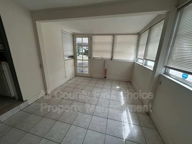 St. Petersburg House: 3821 18th St. N