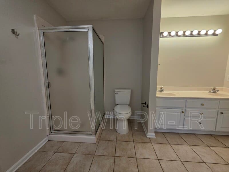 Little Rock House: 12512 Woodbury Dr