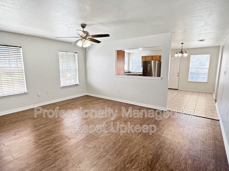 Dallas House: 5711 Arlington Park Drive