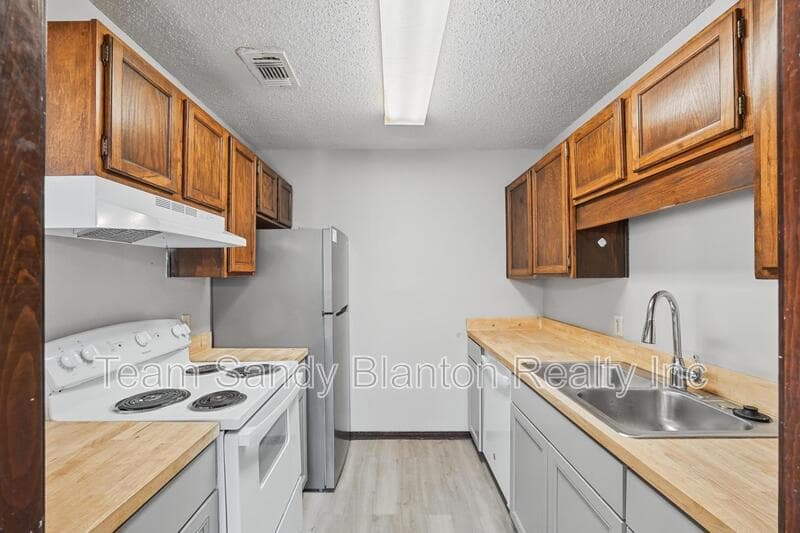 Pensacola House: 455 Stara Circle
