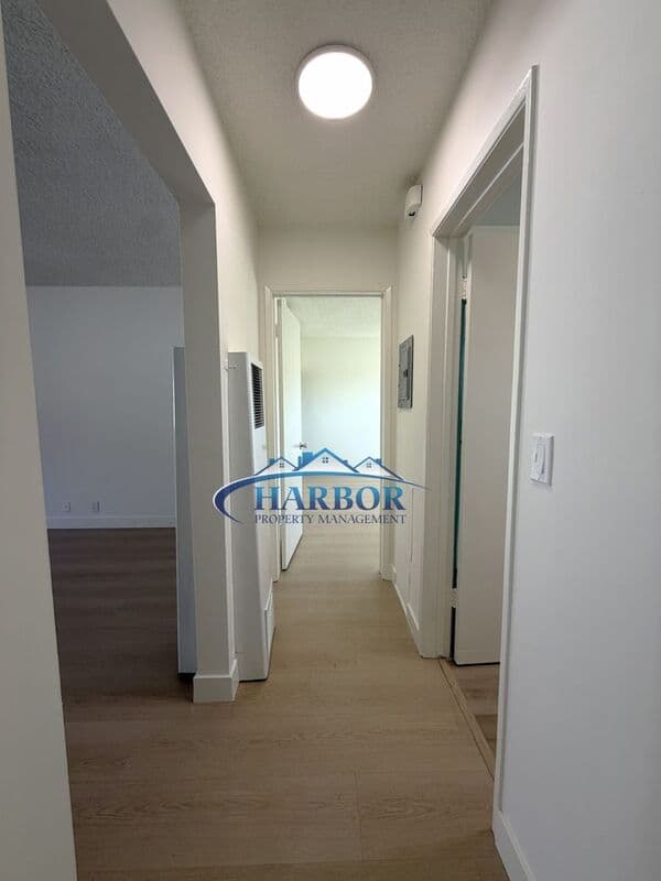 Inglewood Condo: 213 W Manchester Blvd