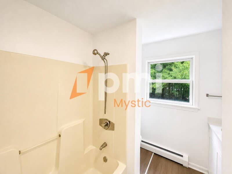 Mystic House: 106 Deerfield Ridge Dr