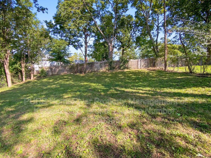 Kansas City House: 418 NE 55th St