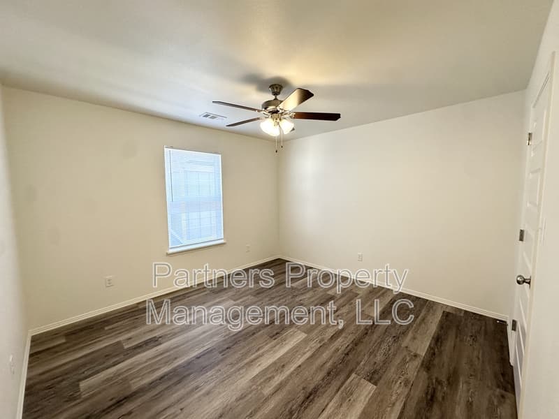 Fayetteville Condo: 821 South Benchmark Lane - 2