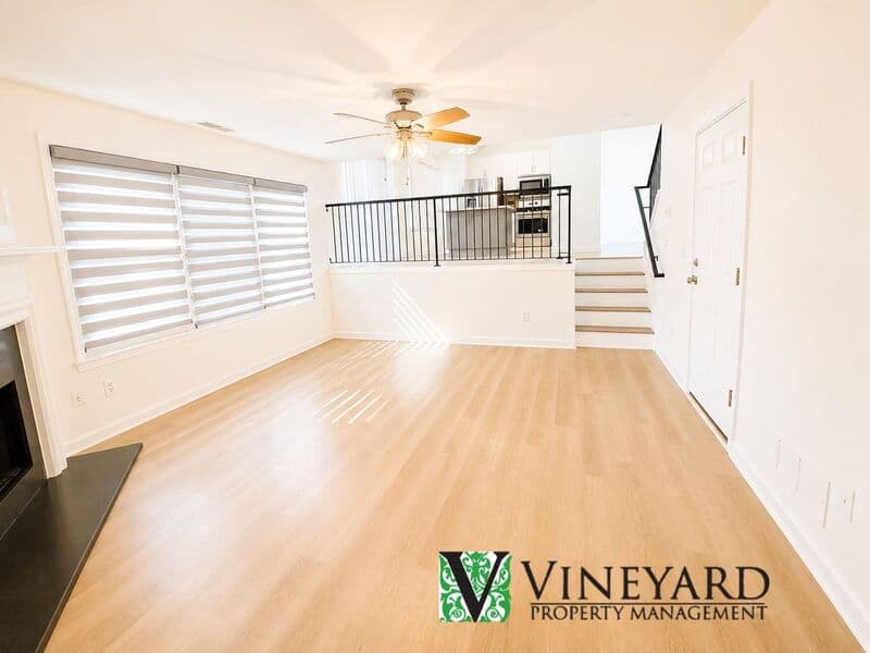 Kennesaw House: 414 Darter Drive NW