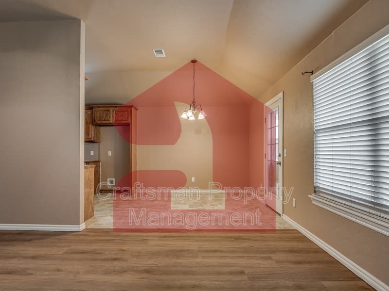 Moore House: 3209 Loren Drive