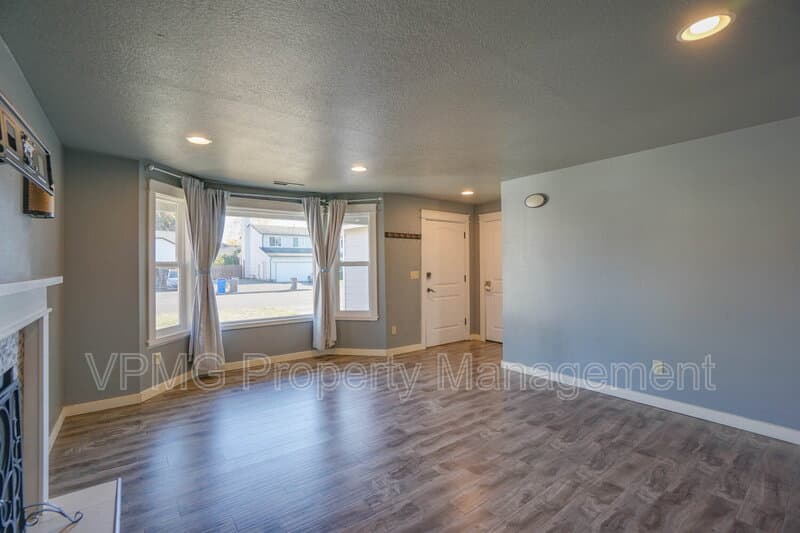 Vancouver House: 9600 NE 132nd Ave