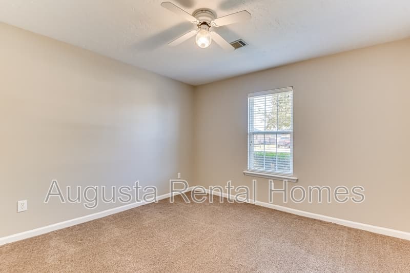 Grovetown House: 223 Taylor Circle