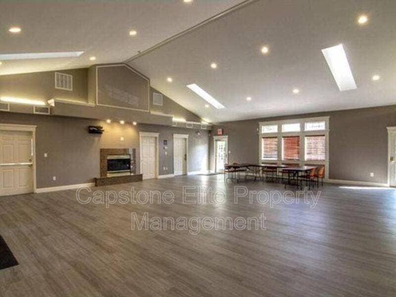 Newark Condo: 12 Colgate Drive