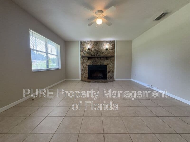 Summerfield House: 13606 SE 48th Court