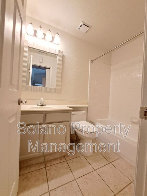 Vacaville House: 354 Bradley Dr.