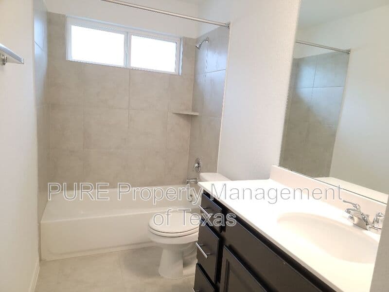 Round Rock House: 3201 College Park Dr