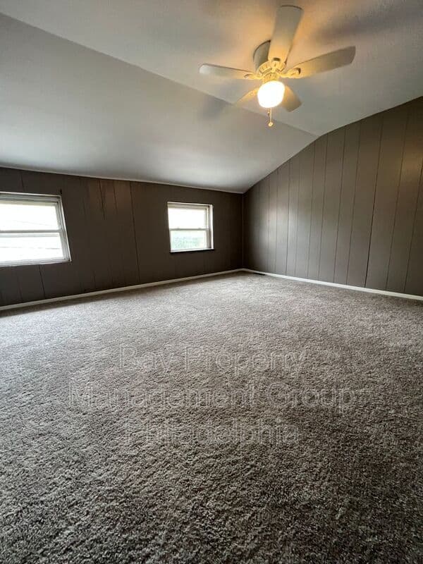 Brookhaven House: 16 3rd St
