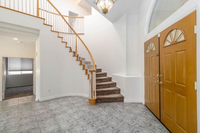 Temecula House: 32579 Valentino Way
