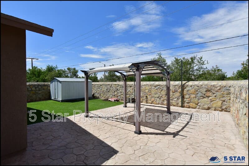 El Paso House: 4913 Adrian Campos St !!