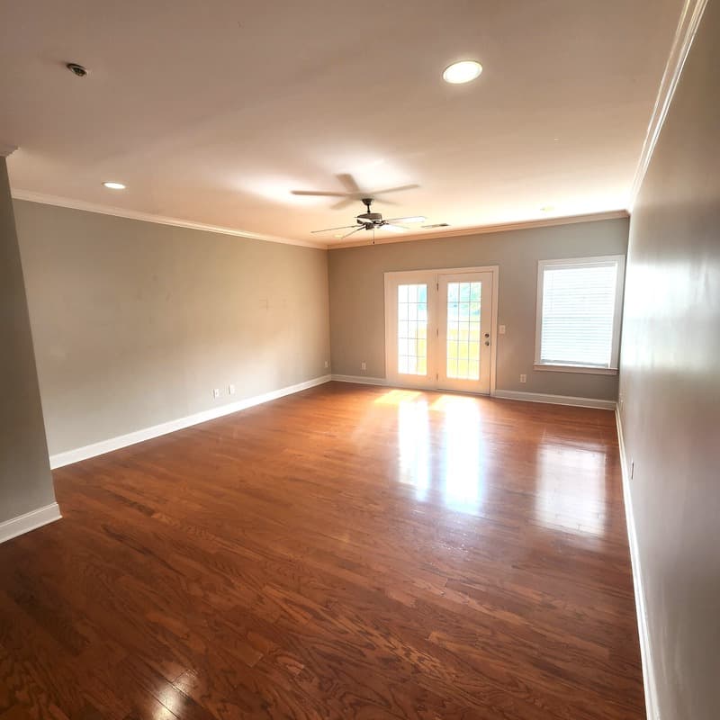 Greenville House: 364 Easterlin Way