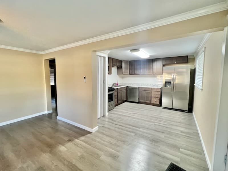 Crestview House: 401 Brett Street South - 401