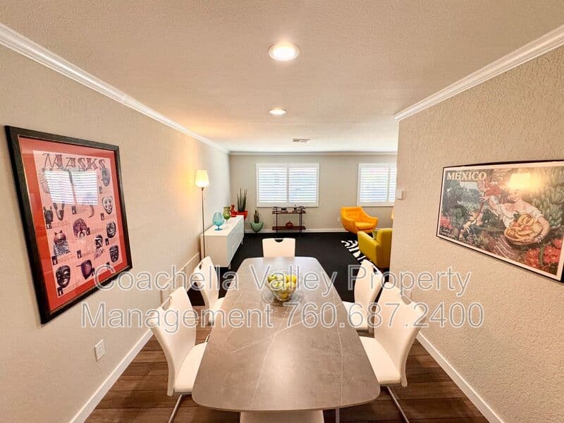 Palm Springs House: 2004 N San Antonio Rd