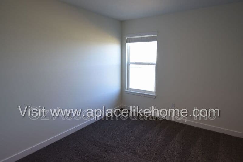 Kansas City House: 4008 NW 95th Ter