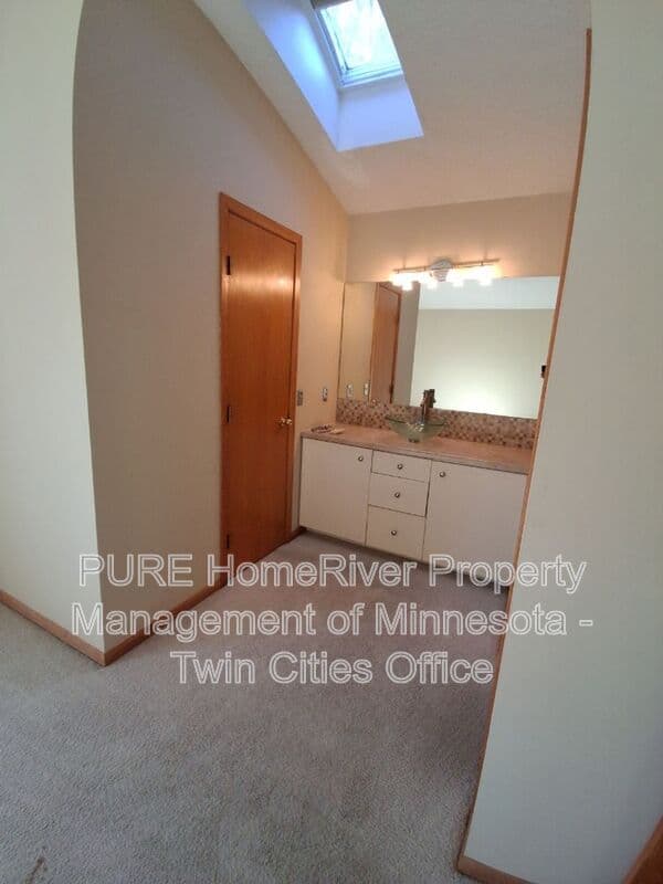 Rochester House: 2008 Hill Pl SW