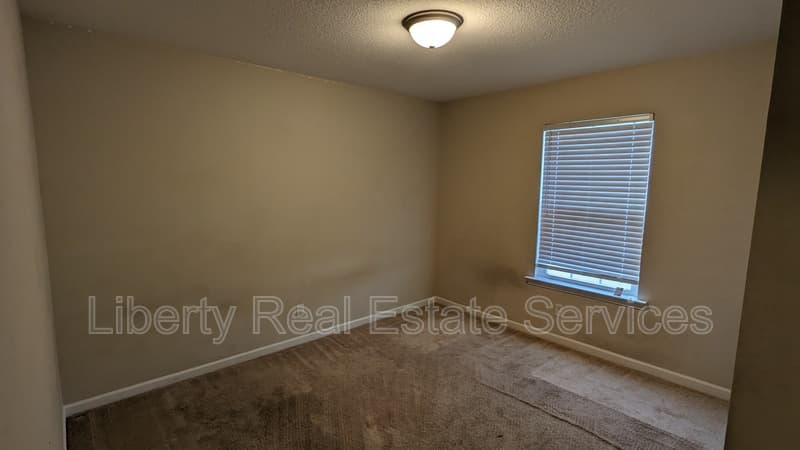 Hinesville House: 1318 Evergreen Trl