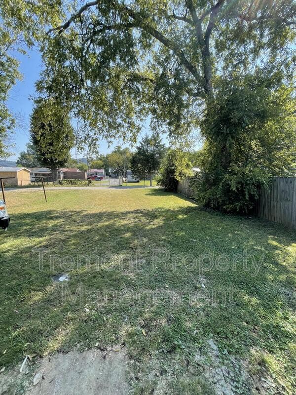 Rossville House: 714 Henderson Avenue