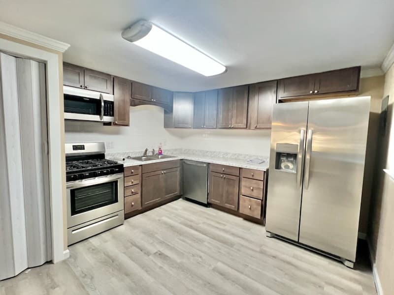 Crestview House: 401 Brett Street South - 401