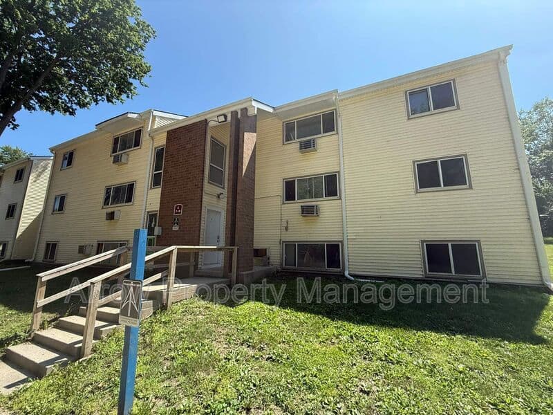 Clarinda House: 1010 North 16th Street