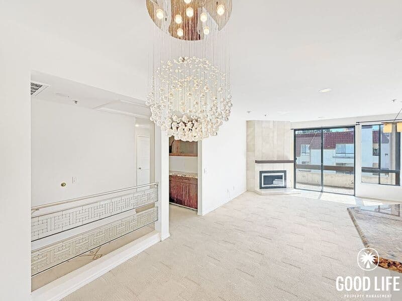 San Diego Condo: 5845 Friars Rd