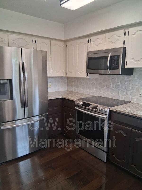 Grapevine House: 1503 Laguna Vista Way