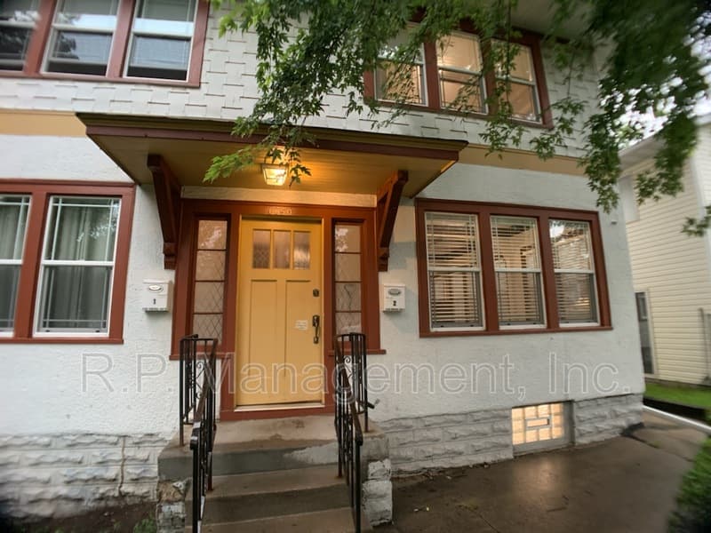 Saint Paul Condo: 1150 Central Ave W