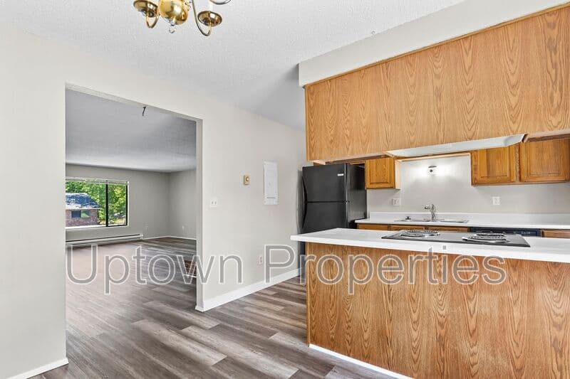 Beaverton House: 5660 SW 180th Ave